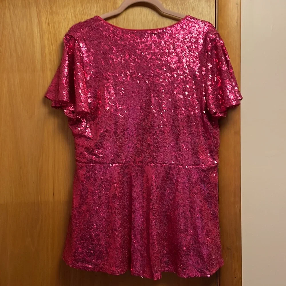 Gorgeous pink sequin top - Picture 2 of 3